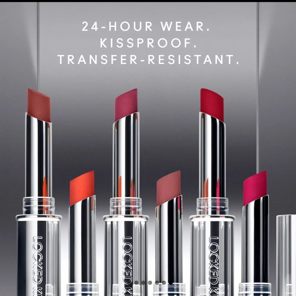 MAC VICIOUS Locked KISS Bold Crimson Lipstick